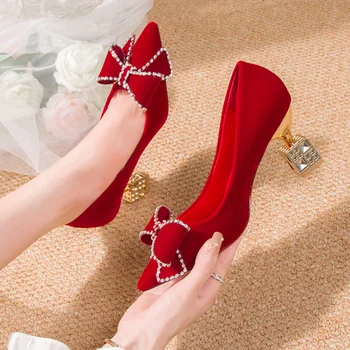 Maogu נשים להחליק על גביש העקבים גבוהים נעלי האופנה לנשים 2023 אישה מחודד בוהן אלגנטית כלה נעליים אדום מתוק Bowtie משאבות