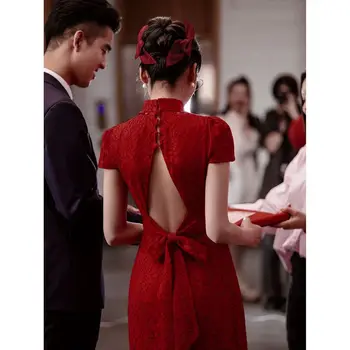 Yourqipao אדום משופר Cheongsam שמלת 2023 הקיץ הסיני צ ' יפאו האירוסין, החתונה הכלה טוסט שמלה ללא משענת שמלת ערב