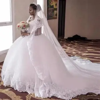 אפריקה מפואר הקתדרלה המלכותית רכבת שמלת נשף חתונה צוואר V כתרים שרוול קצר תחרה בציר שמלות כלה Vestido