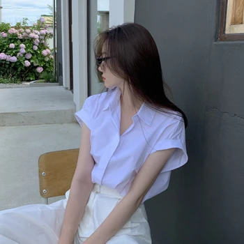 דרום קוריאה שיק הקיץ החדש פשוט נישה דש אחת עם חזה חופשי מקרית מוצק שרוול קצר חולצות העליון נשים