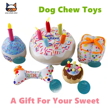 הכלב ללעוס צעצועים מסיבת יום הולדת בובת קטיפה צעצועים הגור עוגה בצורת אינטראקטיבי ללעוס מחמד המצפצף צעצועים עם נרות